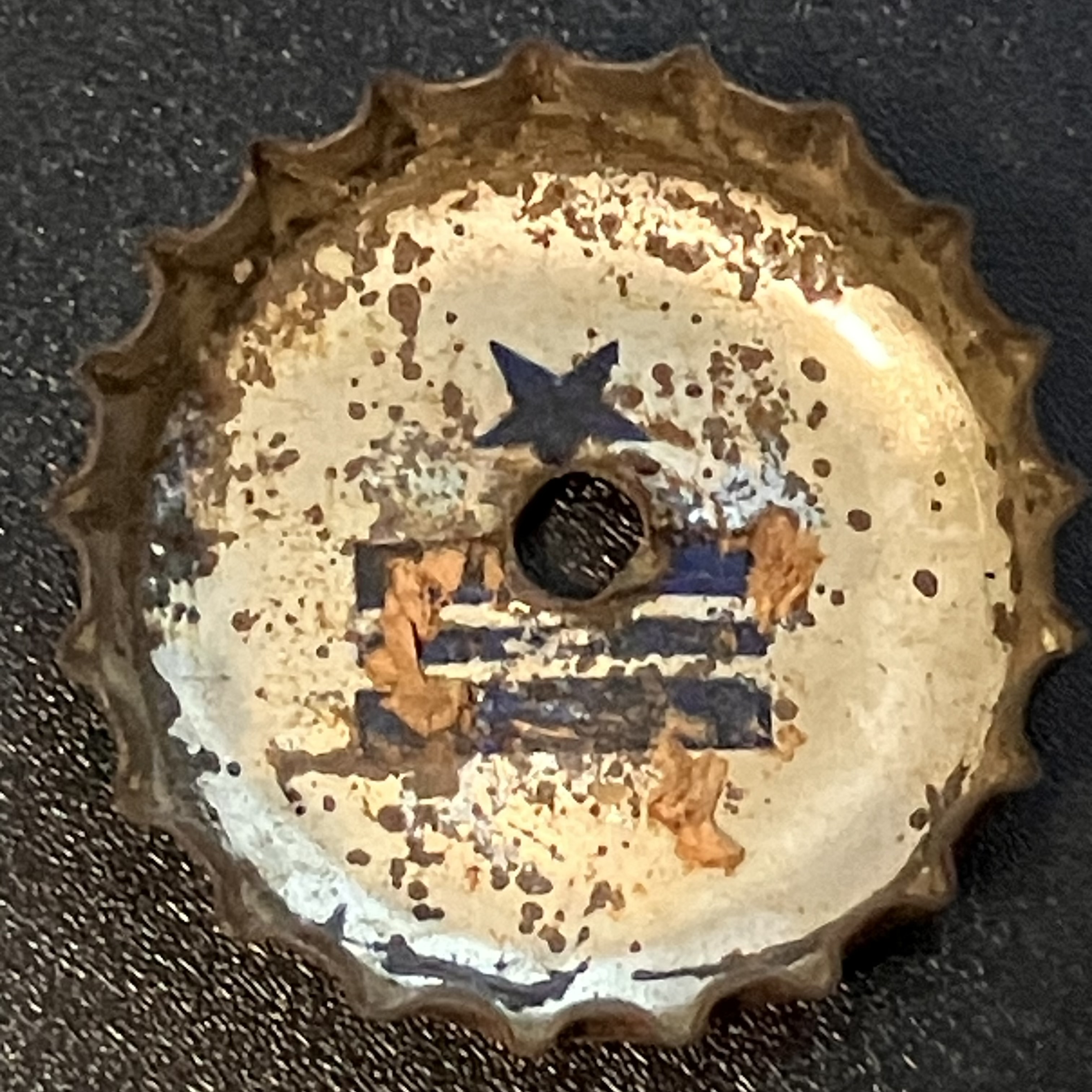 crown-cap liner of unadvertised variant