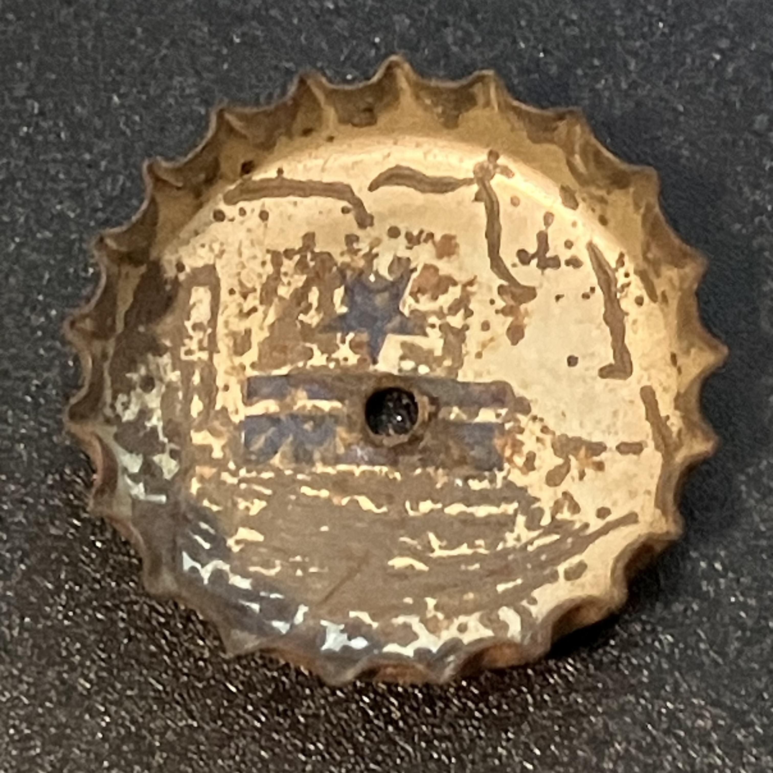 crown-cap liner of unadvertised variant