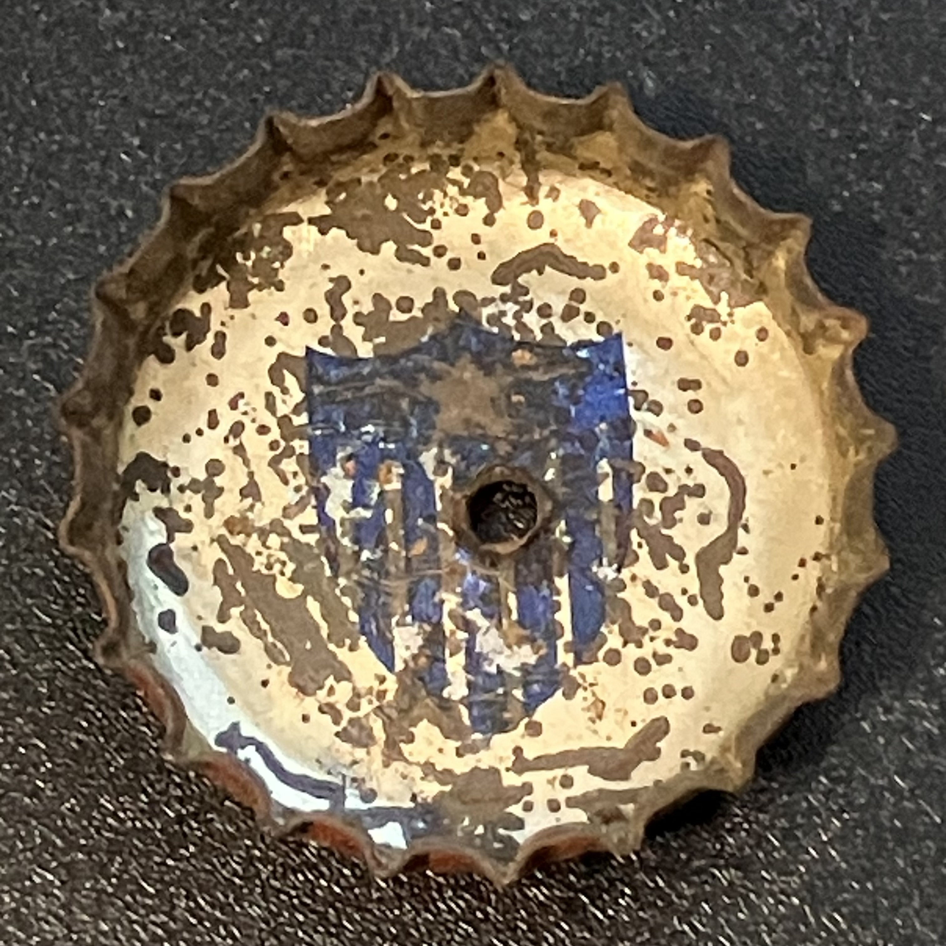 crown-cap liner of unadvertised variant