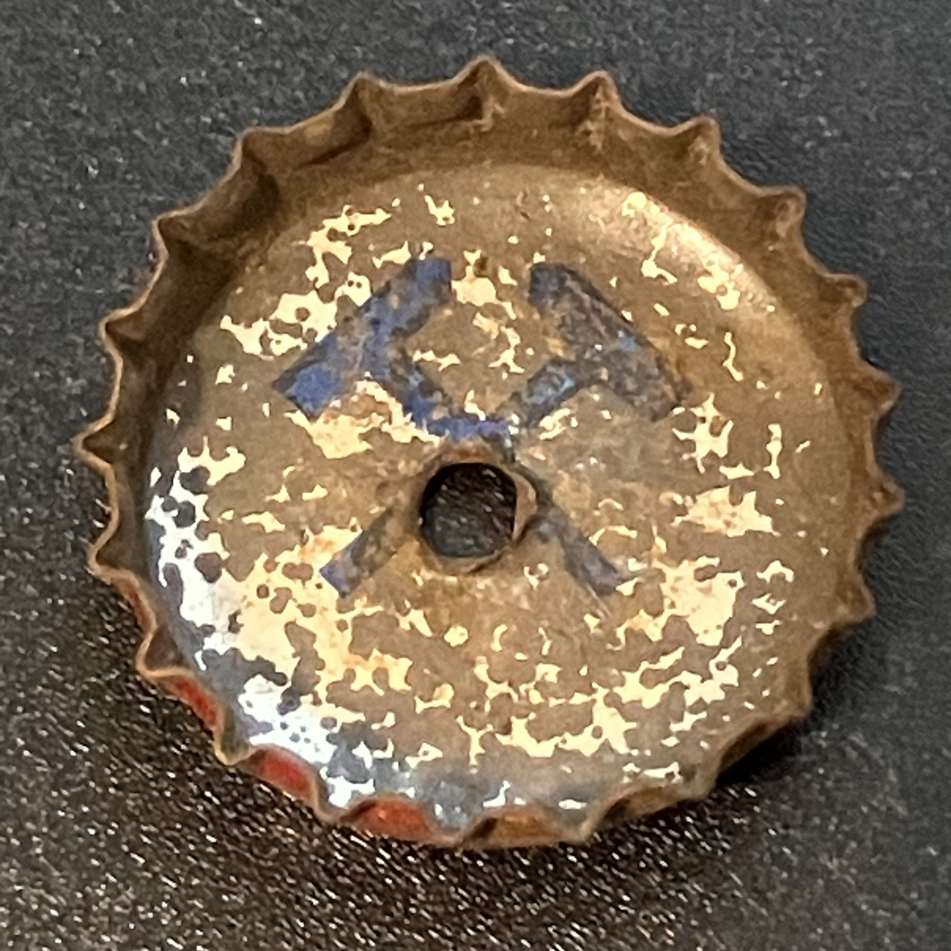 crown-cap liner of unadvertised variant