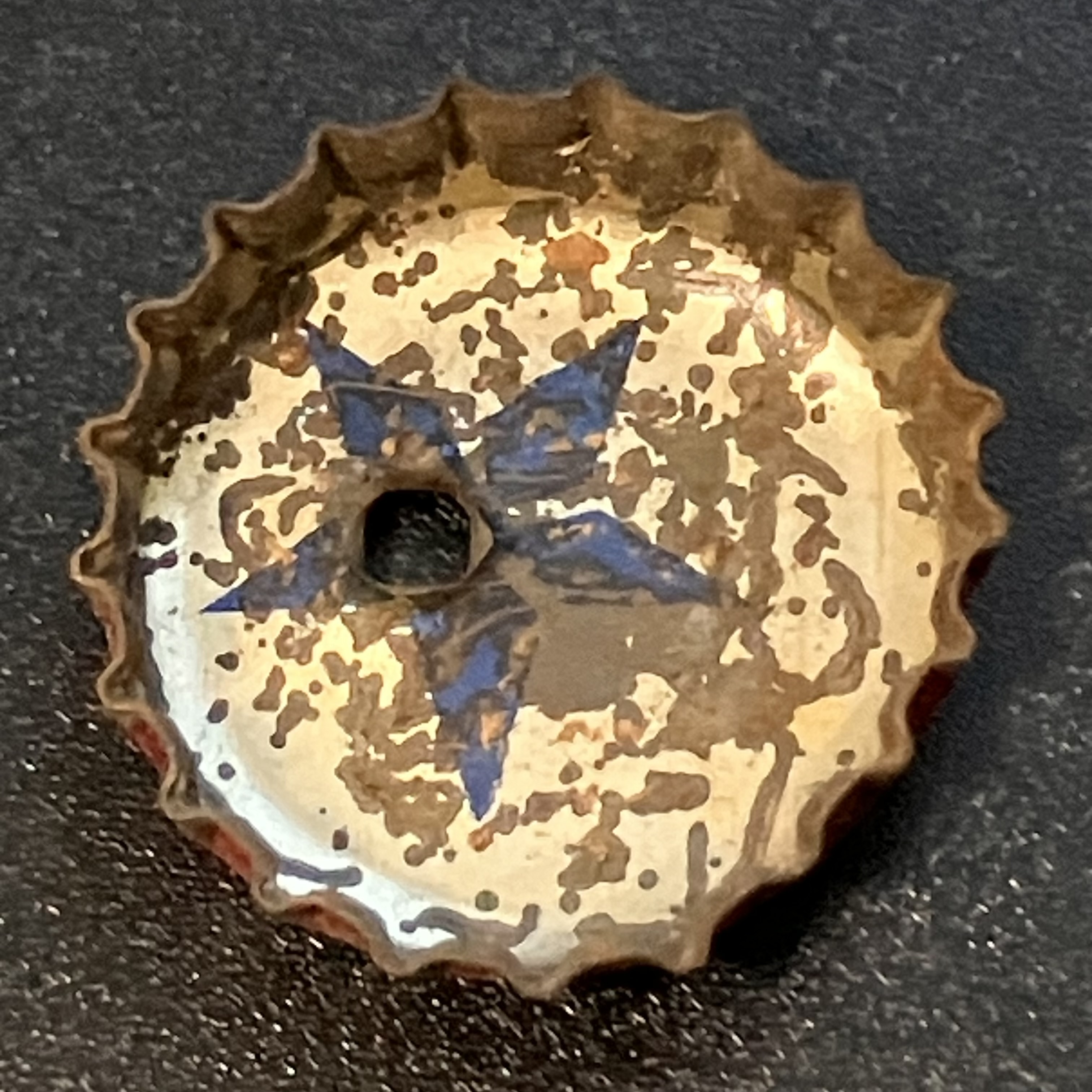 crown-cap liner of unadvertised variant