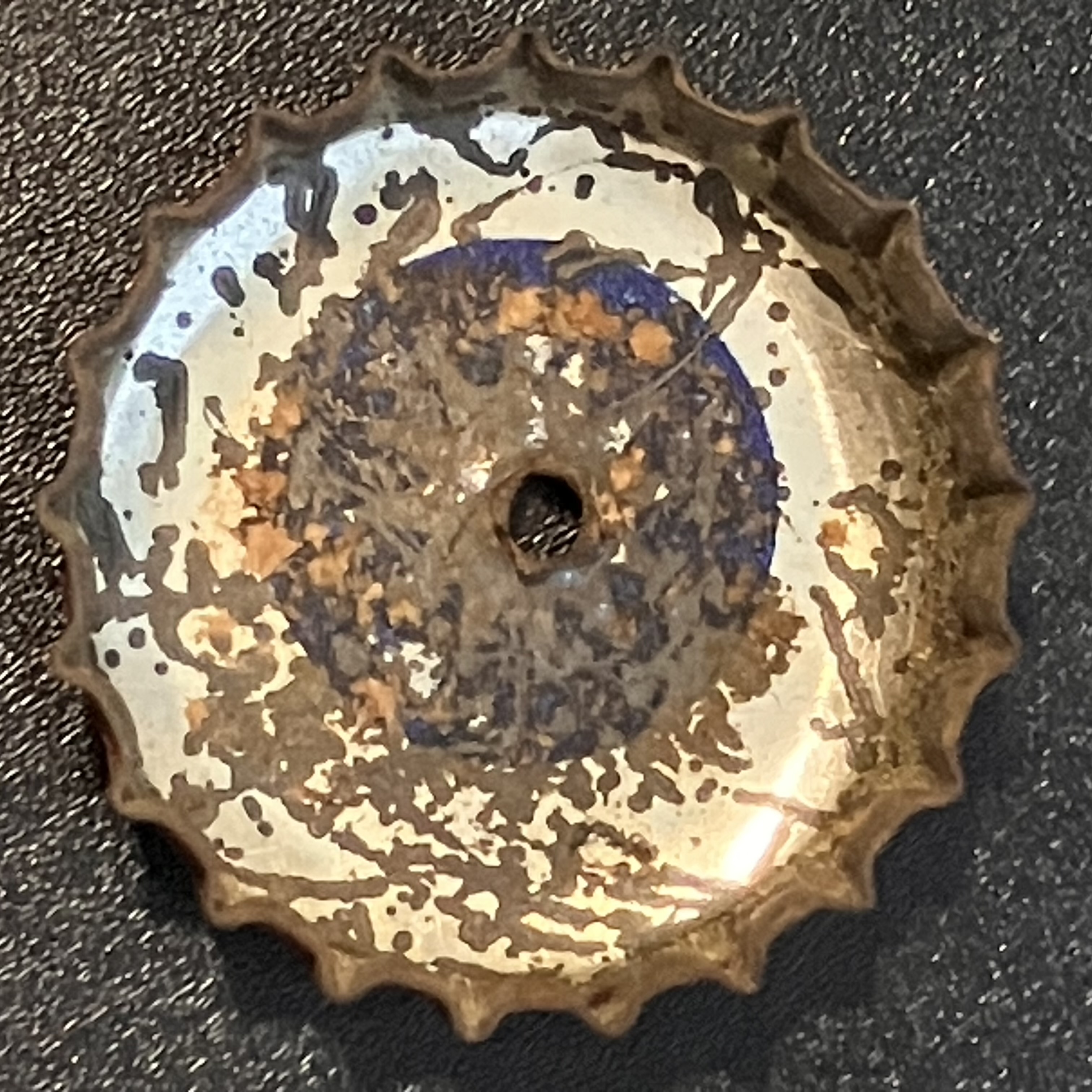 crown-cap liner of unadvertised variant