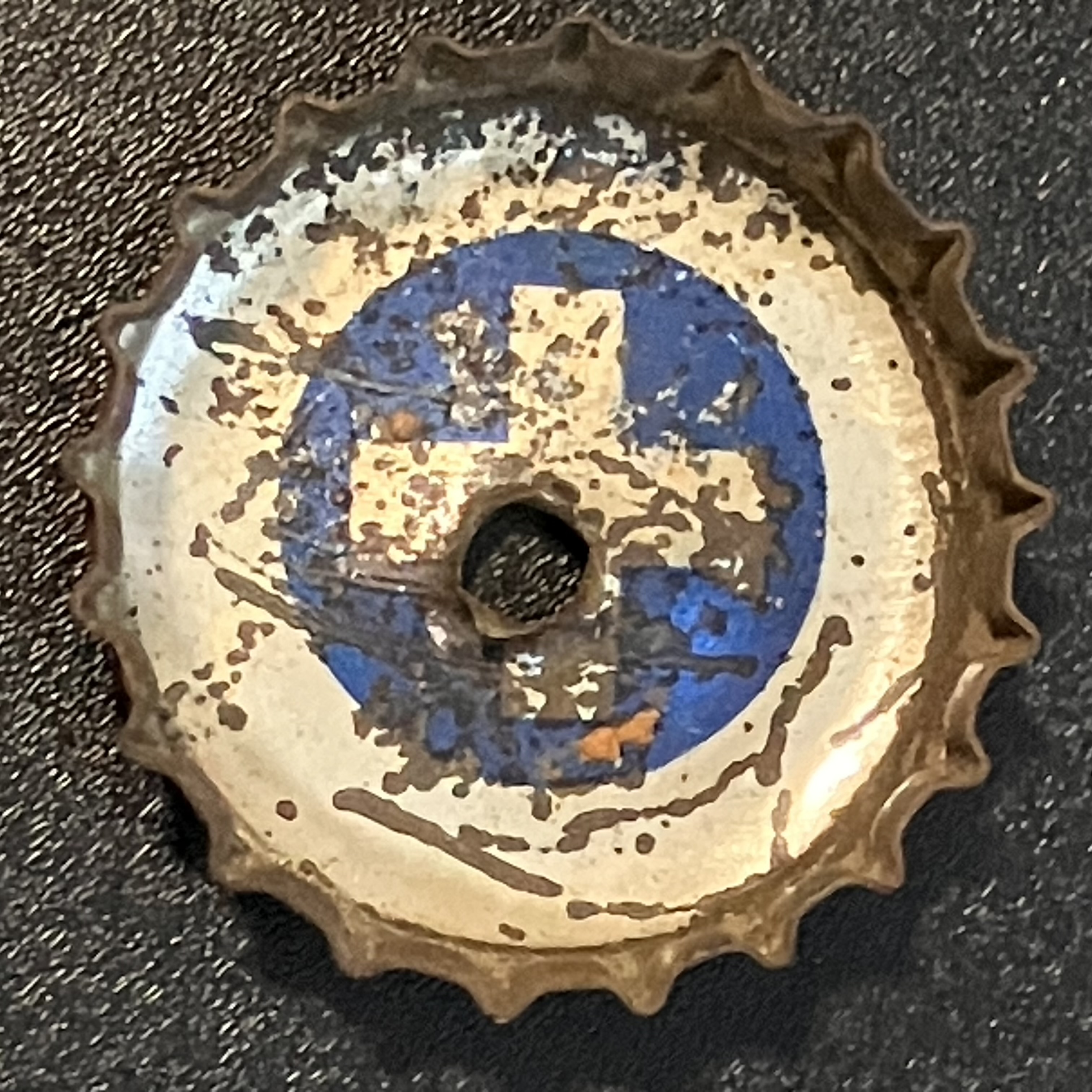 crown-cap liner of unadvertised variant